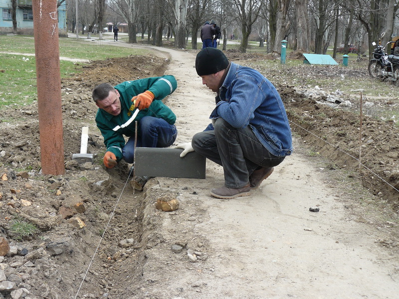 освітлення, нові доріжки – в районі шостої школи почалася реконструкція. Зображення 1