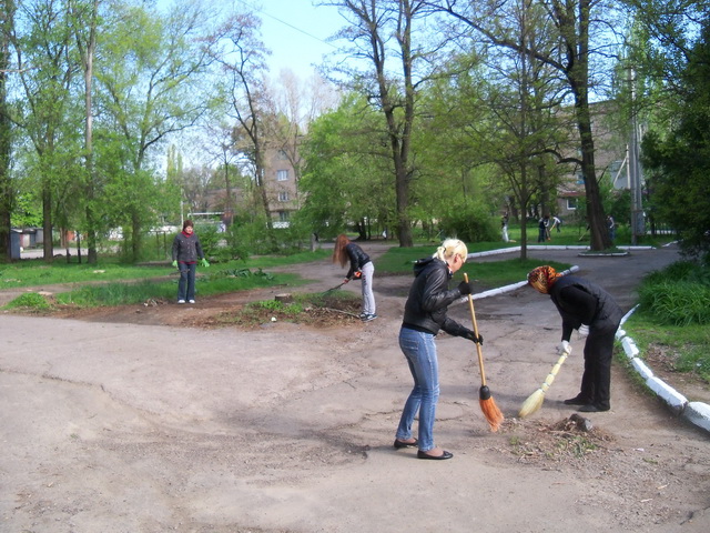 півтори тисячі містян вийшли на генеральне прибирання. Зображення 1