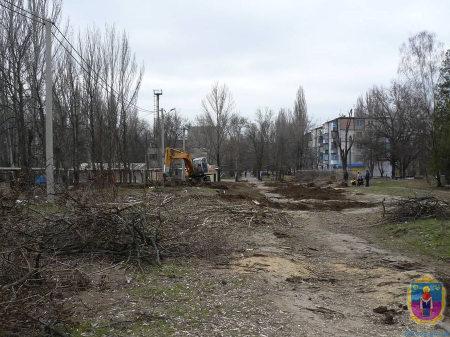 підсумки 2016 року: протягом минулого року у покрові відремонтовано 32 дороги та вісім тротуарів, що на 41% більше, ніж у 2015 році. Зображення 10