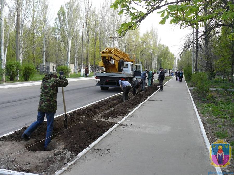 підсумки 2016 року: протягом минулого року у покрові відремонтовано 32 дороги та вісім тротуарів, що на 41% більше, ніж у 2015 році. Зображення 18