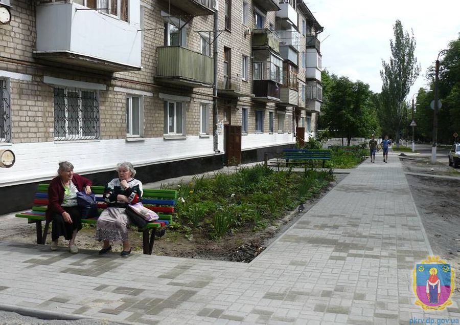 підсумки 2016 року: протягом минулого року у покрові відремонтовано 32 дороги та вісім тротуарів, що на 41% більше, ніж у 2015 році. Зображення 5