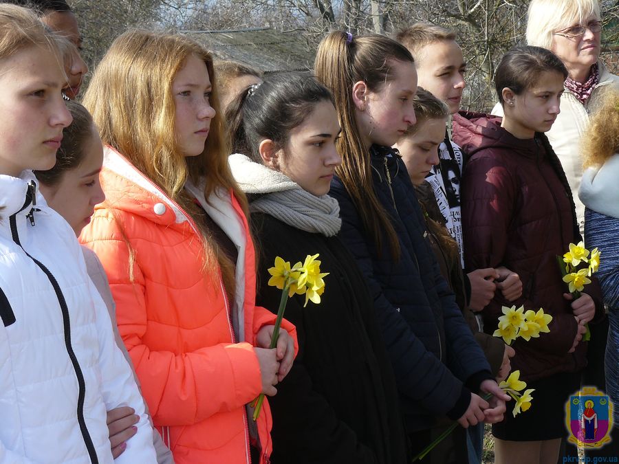 покров вшанував пам’ять в’язнів фашистських таборів. Зображення 1