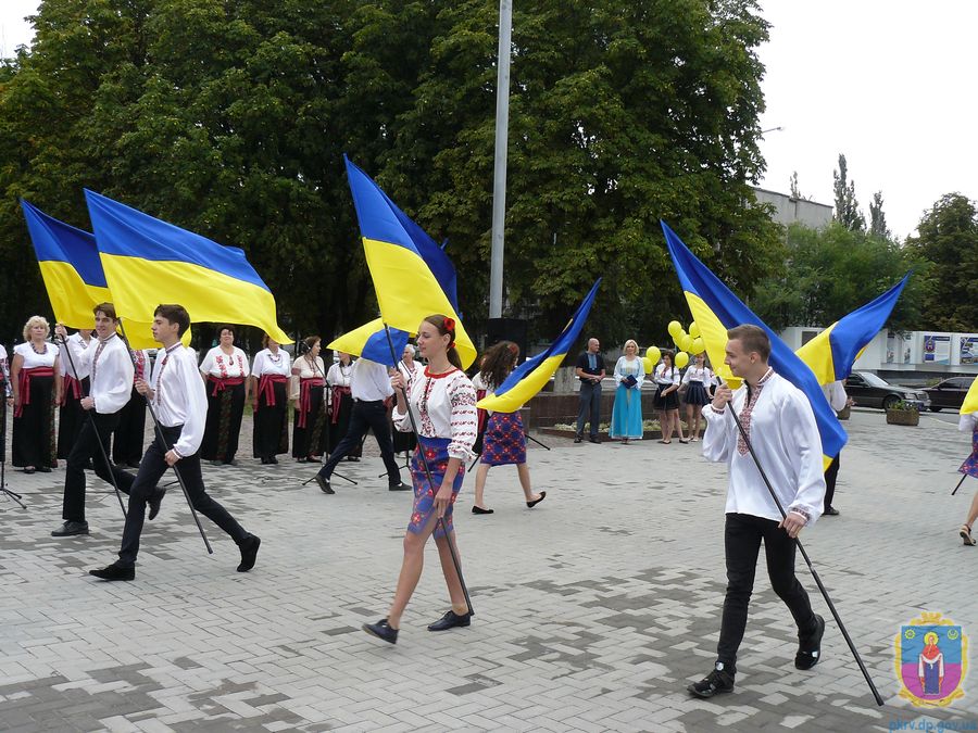 покров відзначив день державного прапора. Зображення 1