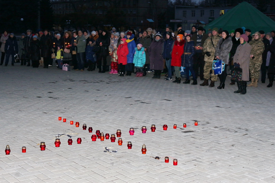 запалили свічки скорботи. Зображення 2